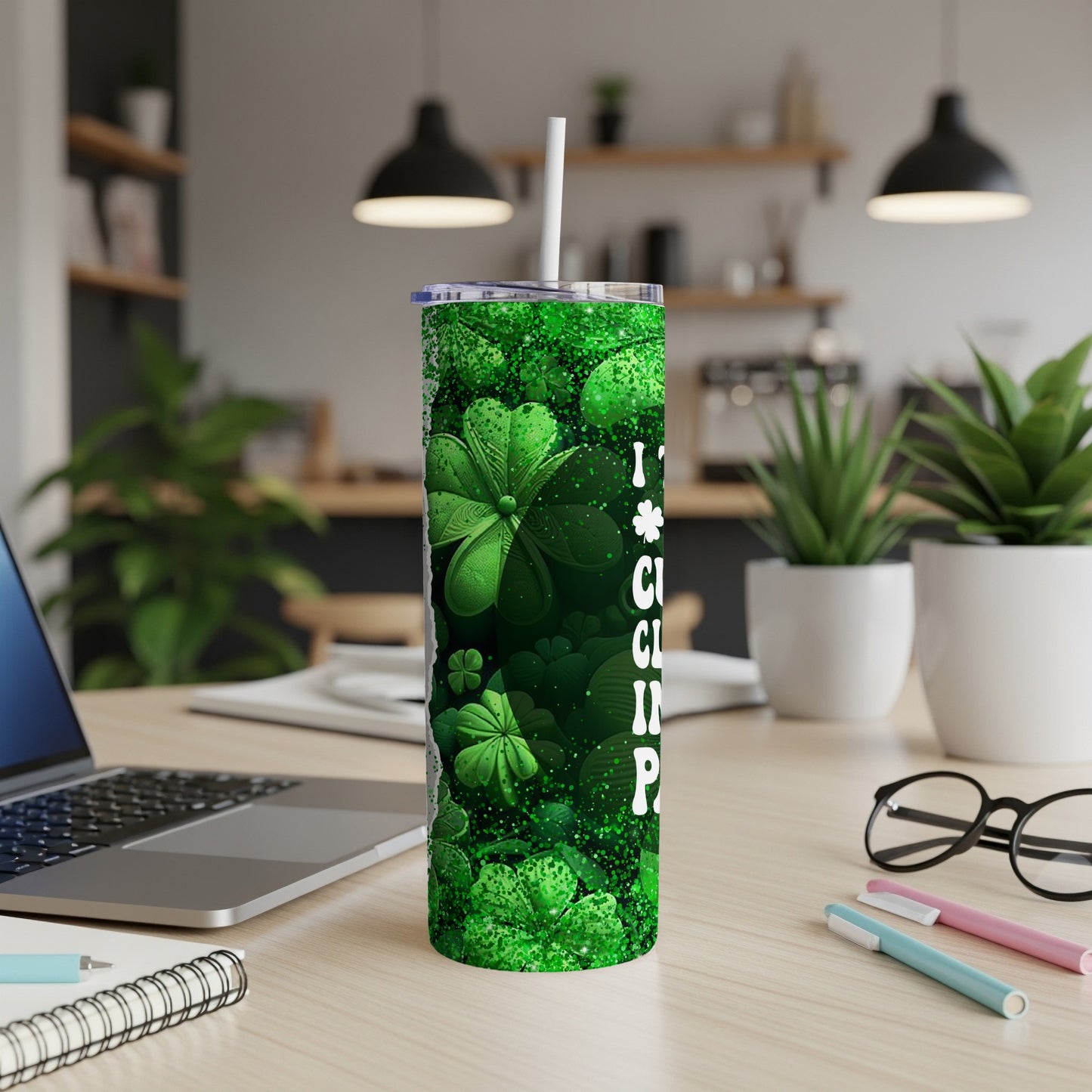 Green glitter tumbler with shamrocks and "I'm lucky" text.