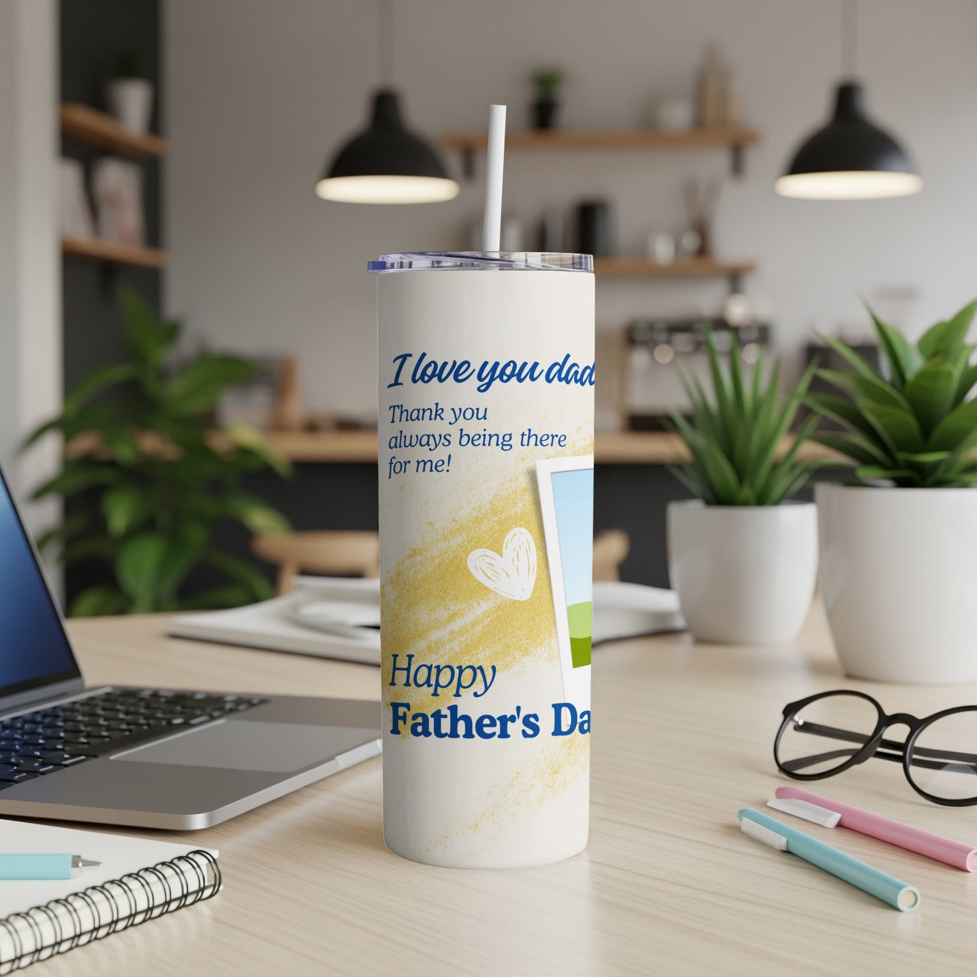 Tumbler with blue text "I love you dad" and "Happy Father's Day."