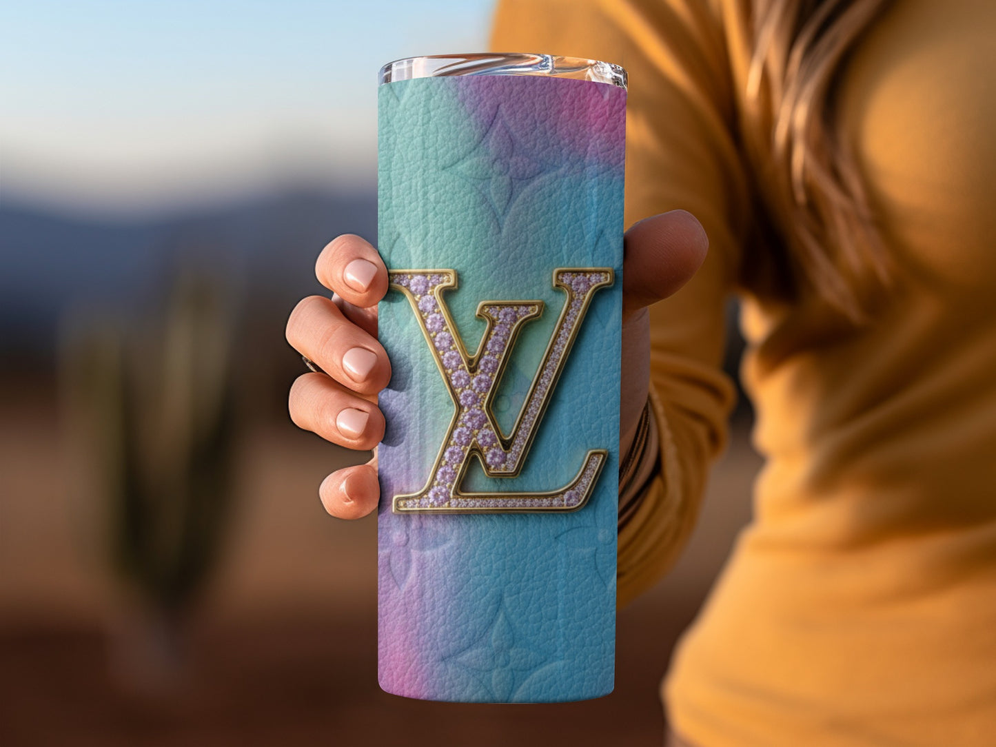 Trendy Gradient Tumbler with Luxury LV Design