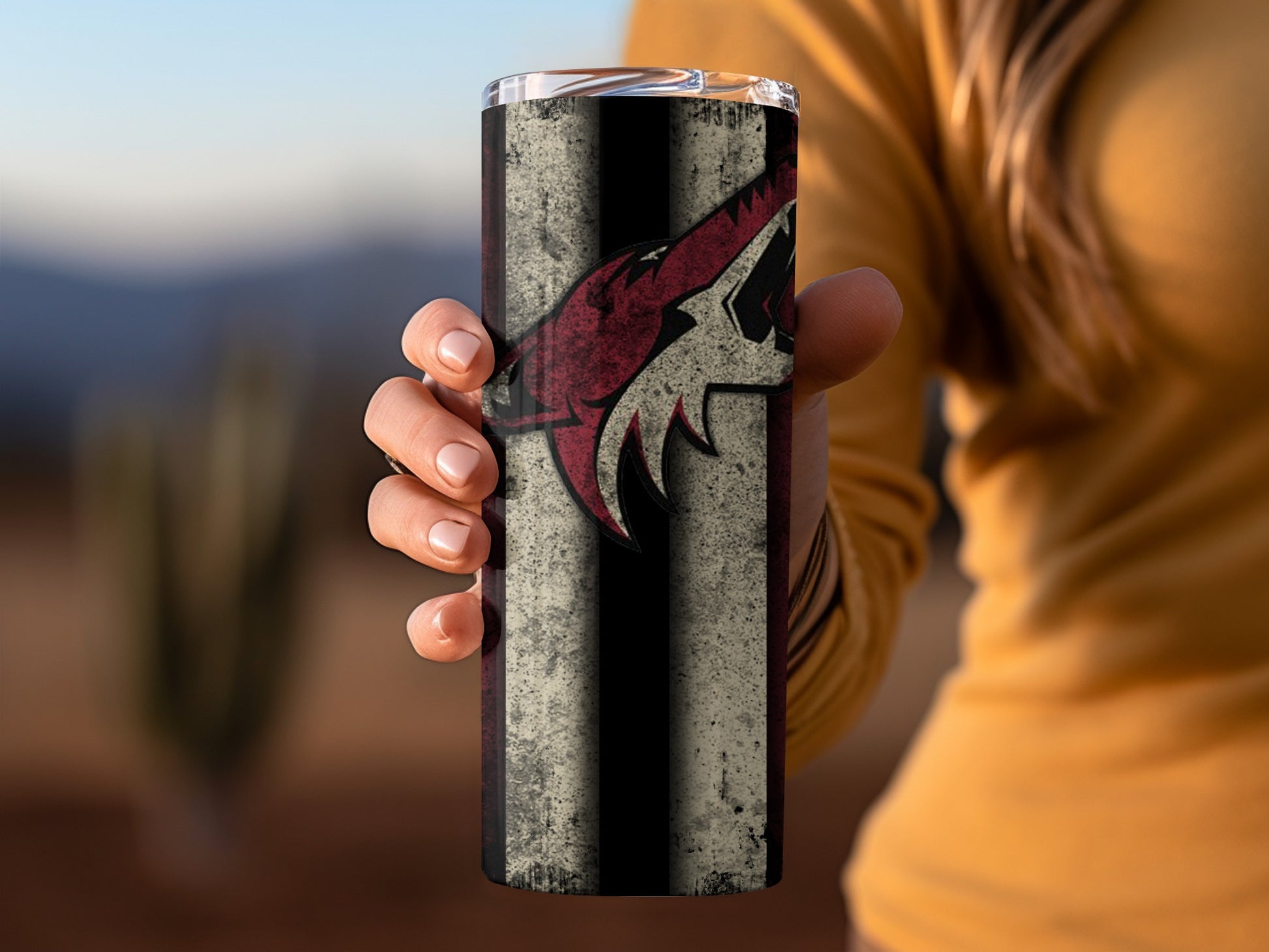 Vintage Striped Wolf Design Insulated Tumbler Cup