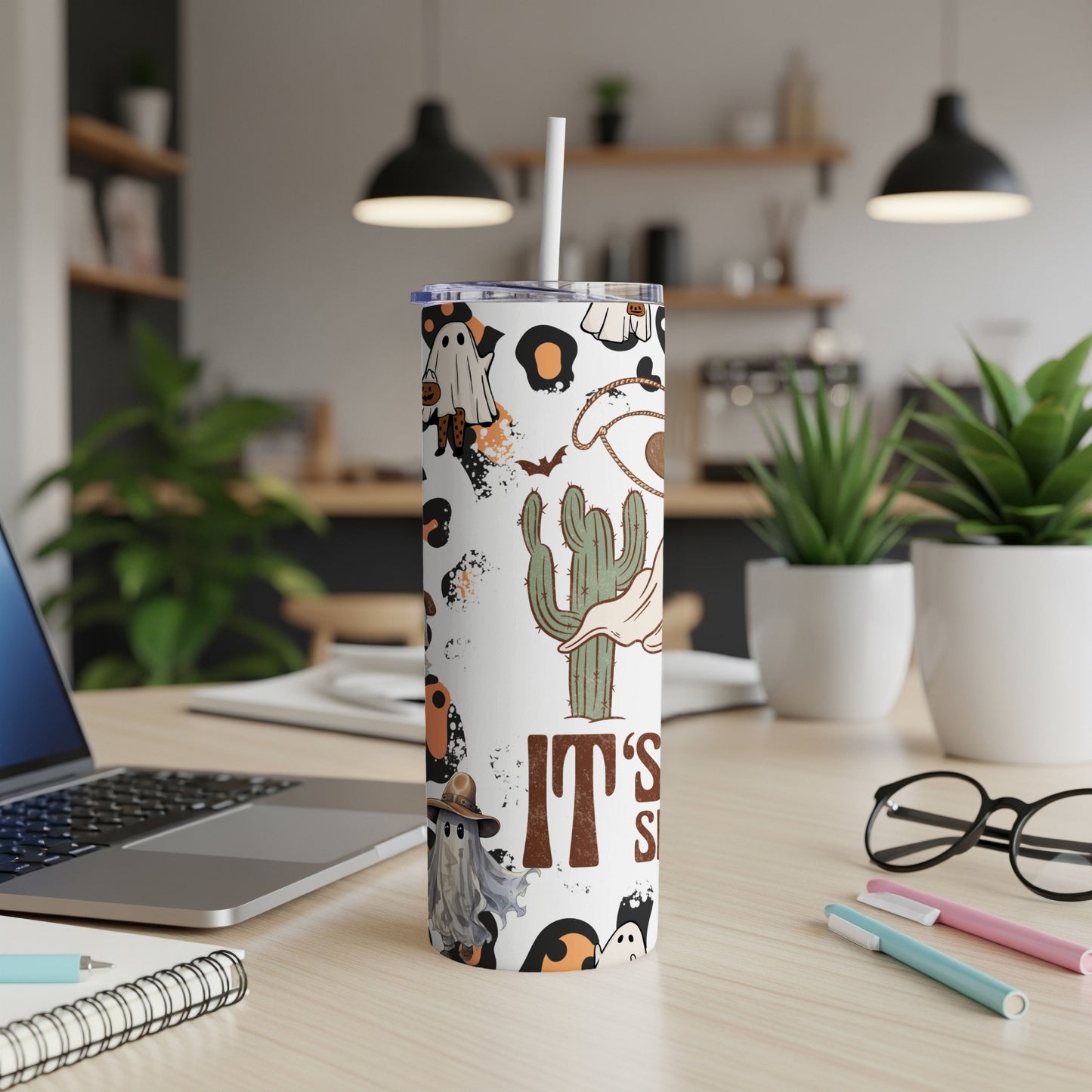 Tumbler with Halloween ghosts, cactus, and leopard print, featuring text "IT'S SPOOKY."