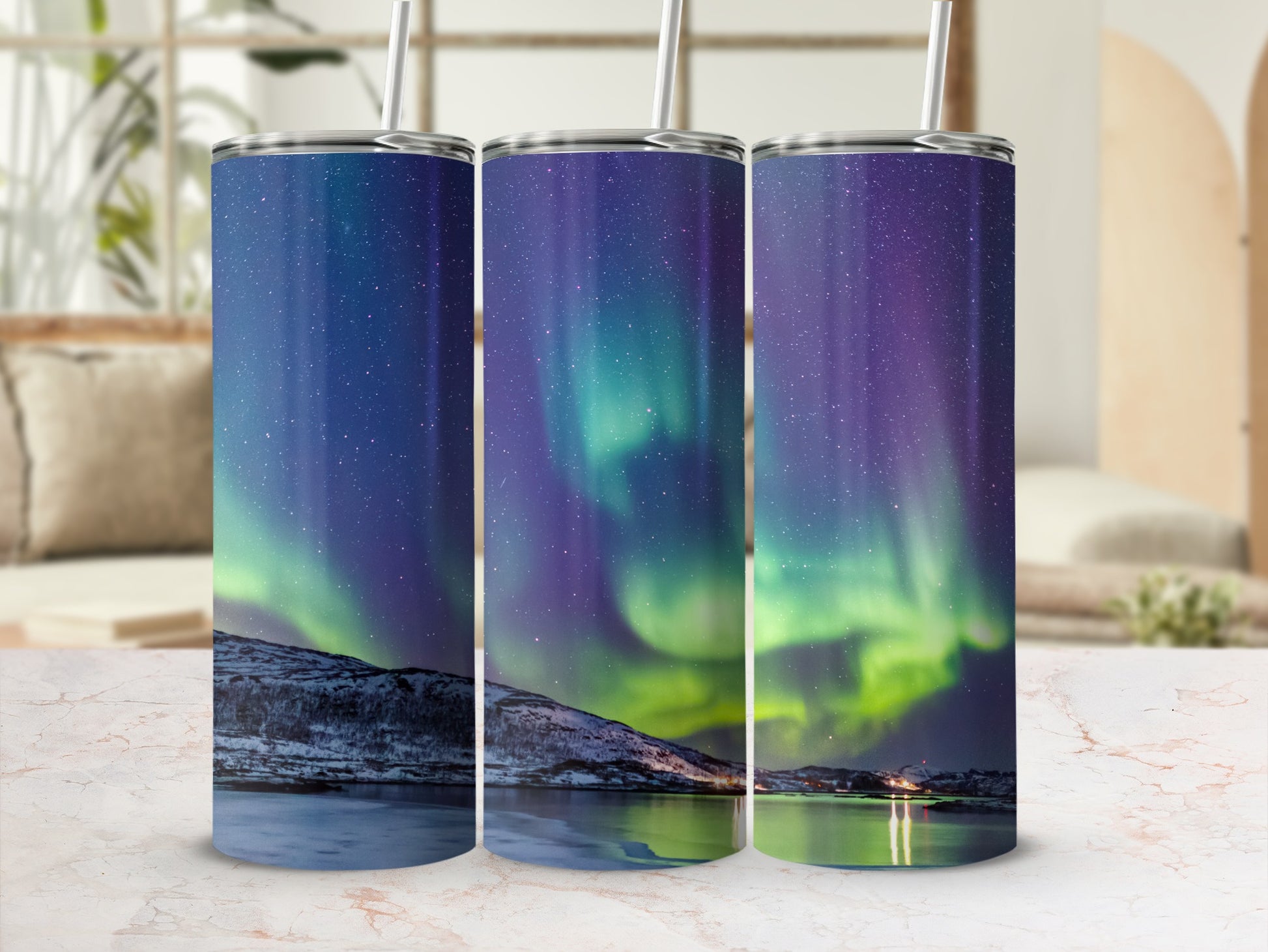Stunning Northern Lights Design Travel Tumbler