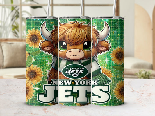 New York Jets tumbler with cute Highland cow wearing a team scarf.