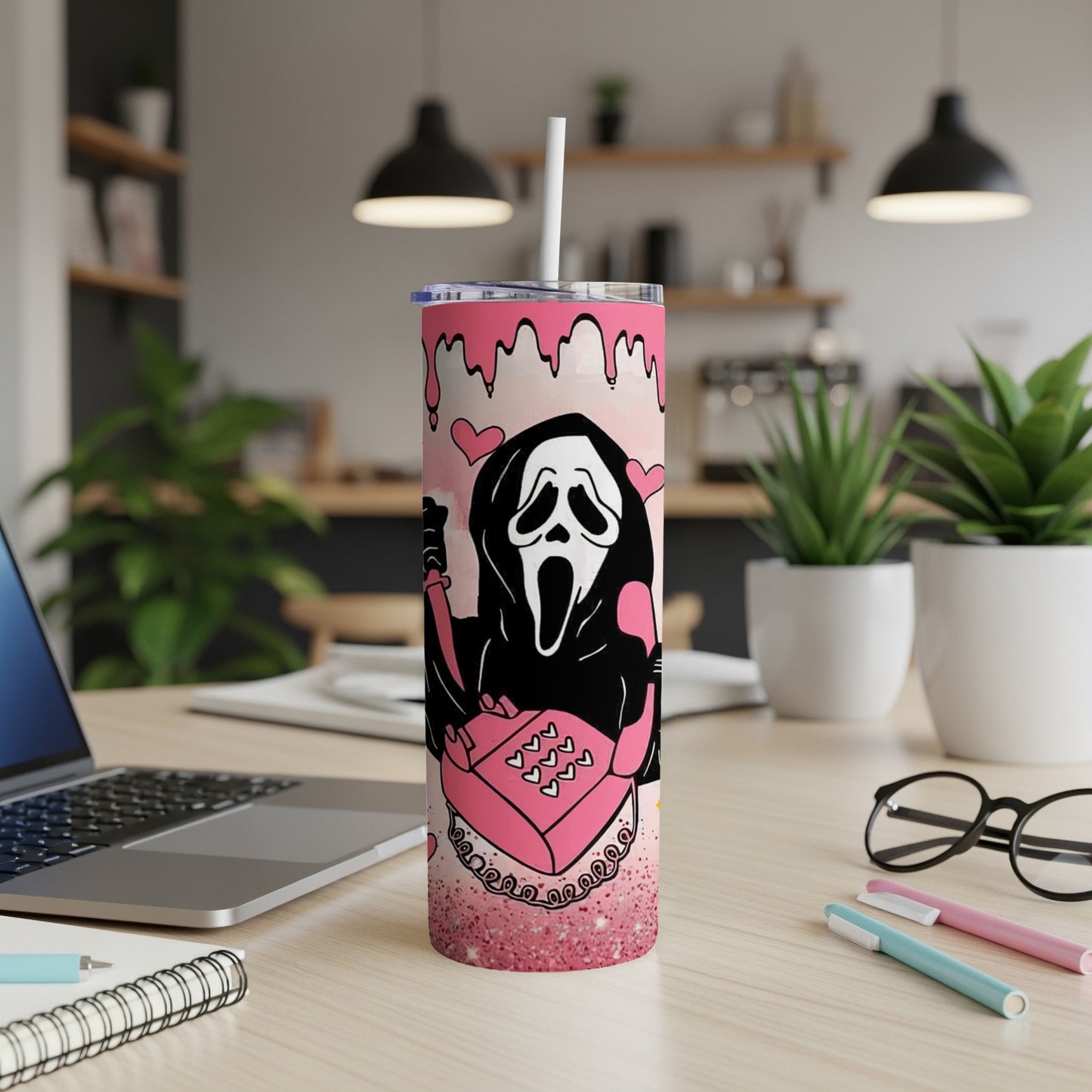 Tumbler with Ghostface from Scream holding a pink heart-shaped phone and a knife.